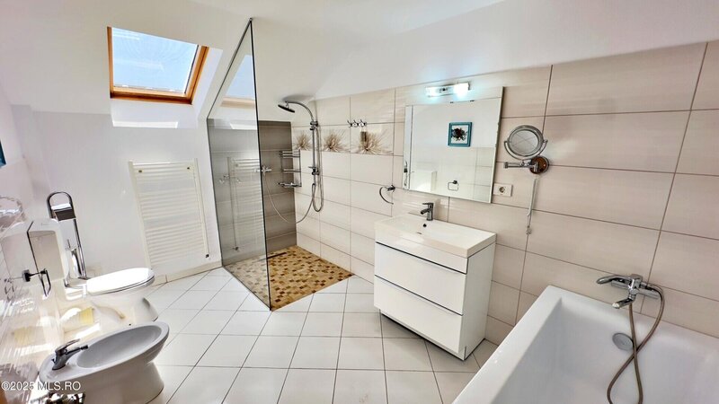 VILA - AGIGEA - RO-RO/STEAUA DE MARE - APROAPE DE MARE - Comision 0%